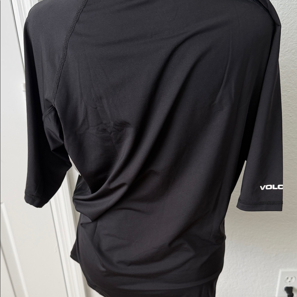 Volcom Thrashguard in Black size XL Big Kids NWT - Picture 6 of 10